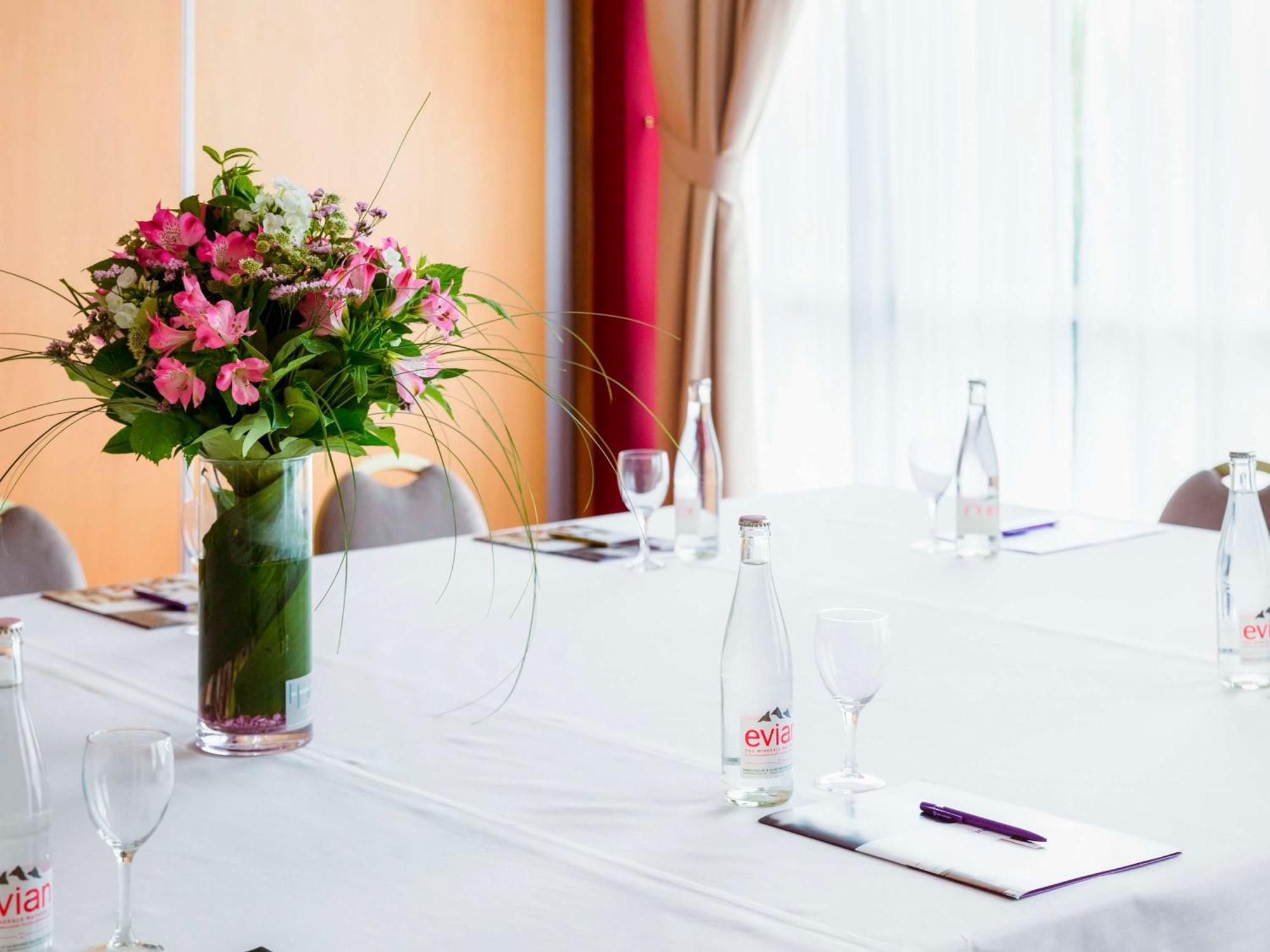 Mercure Nevers Pont De Loire Экстерьер фото