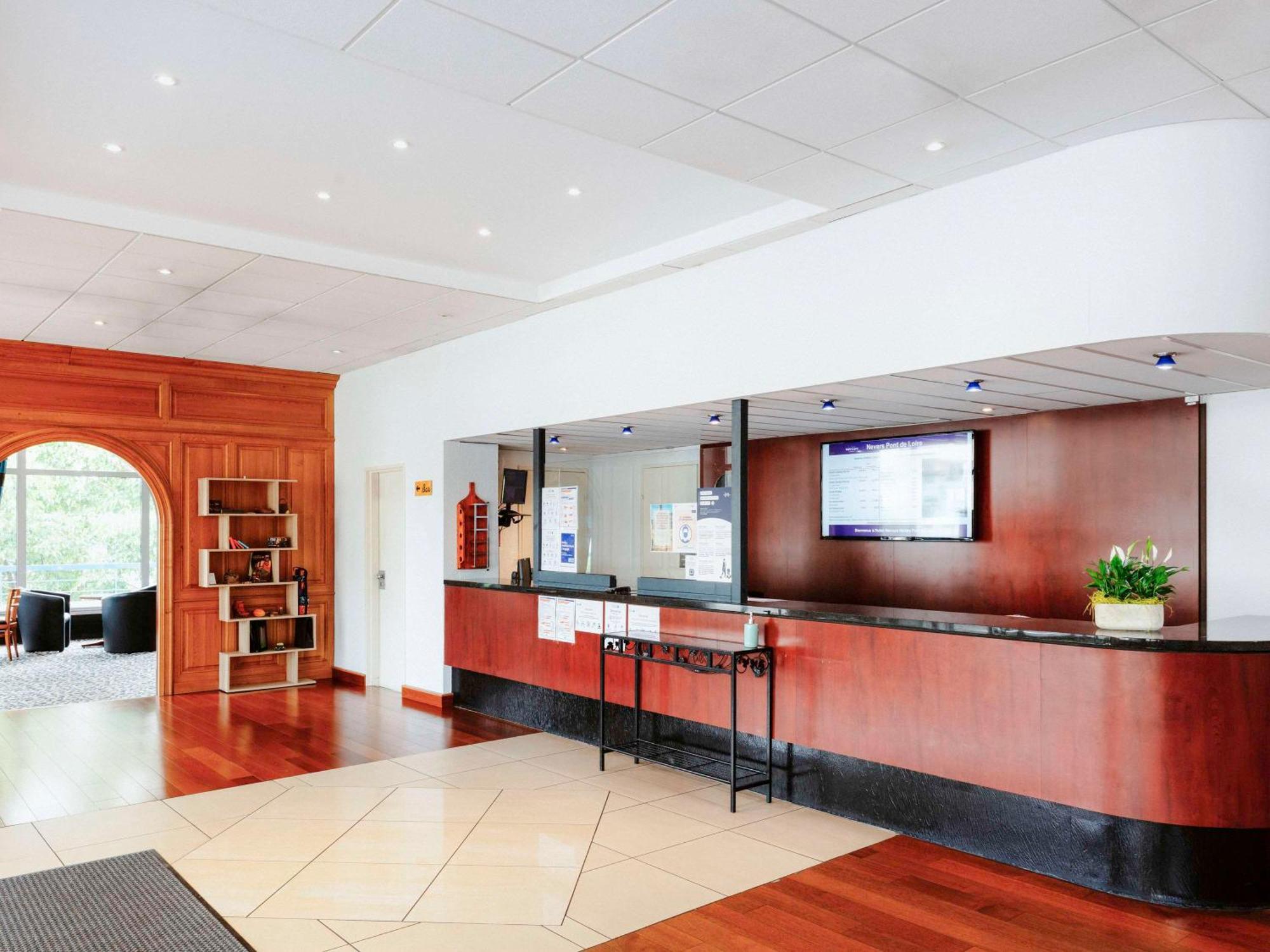 Mercure Nevers Pont De Loire Экстерьер фото