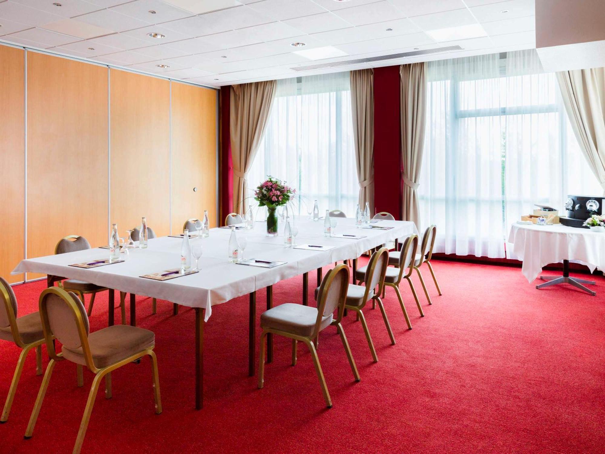 Mercure Nevers Pont De Loire Экстерьер фото