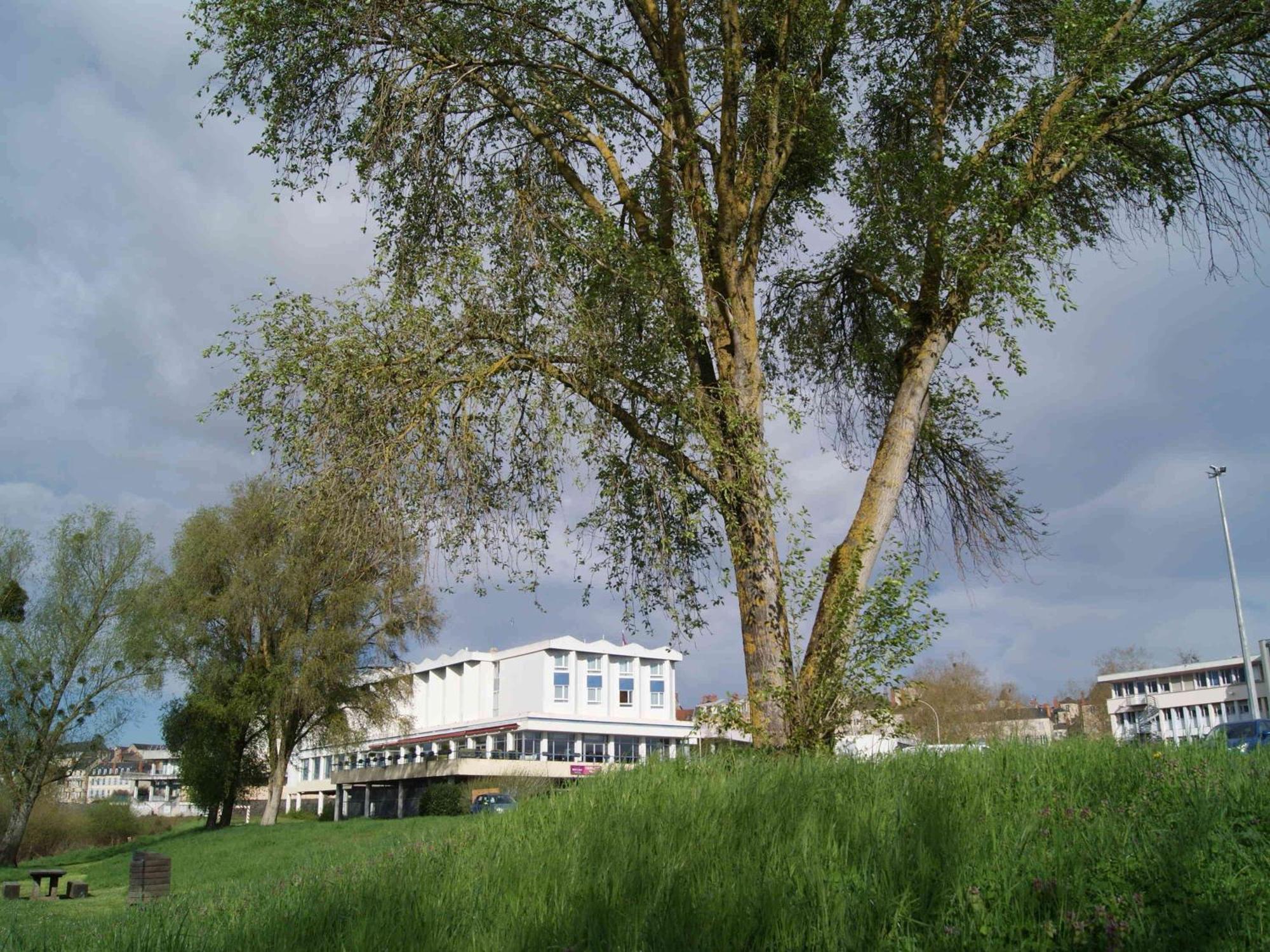 Mercure Nevers Pont De Loire Экстерьер фото